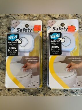Safety 1st White OutSmart Decoy Button Toilet Lock - White